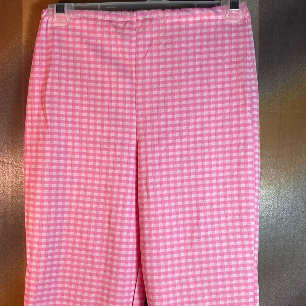 Vintage 1970’s double knit checkered pink pants. 27” Inseam 20” waist  120‎